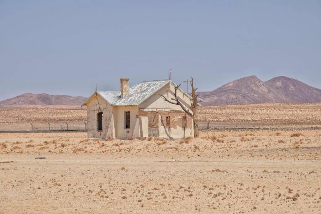 abandoned-houses namibia photography