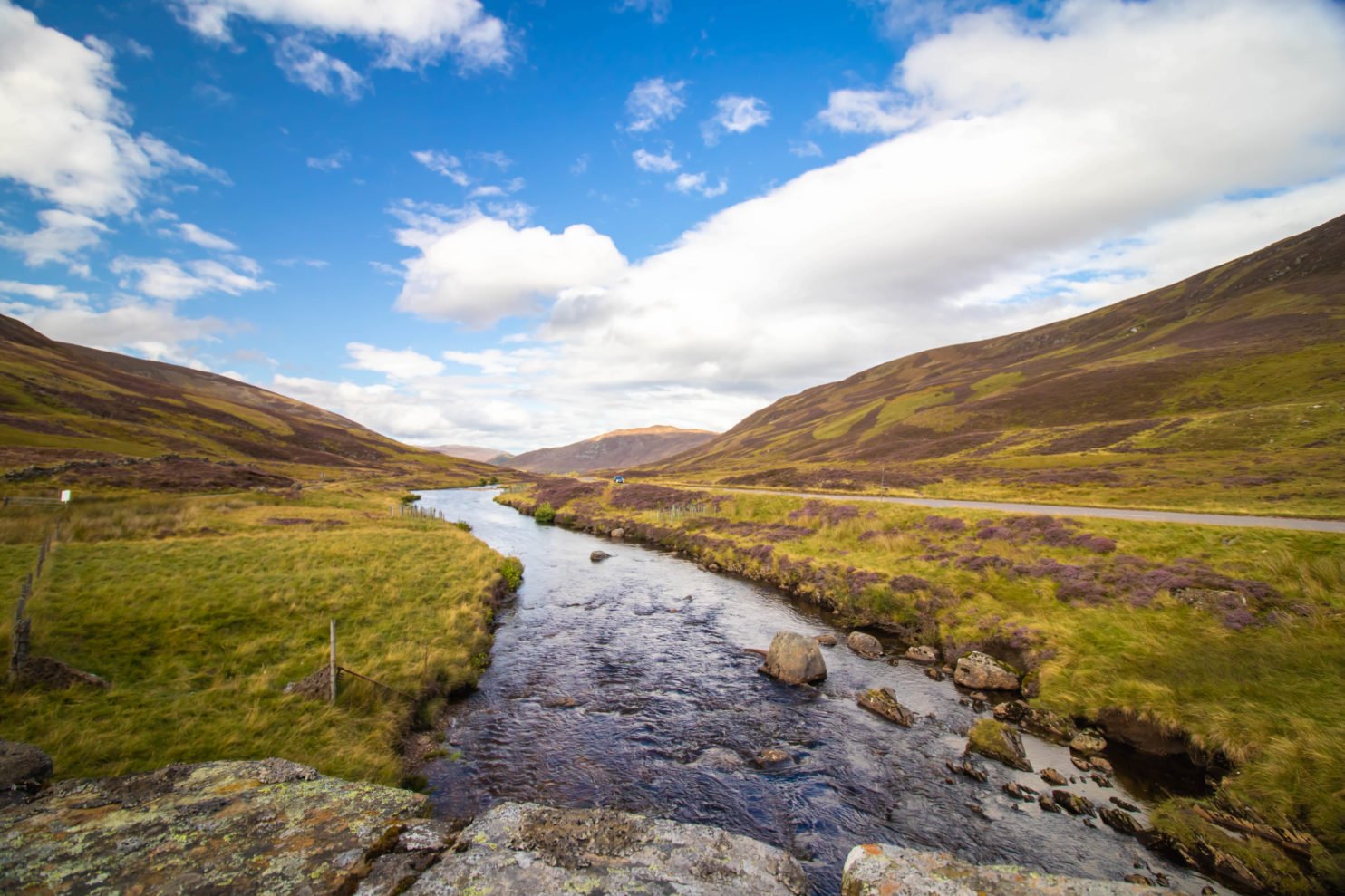 Driving In Scotland? Here Are 13 HELPFUL Tips