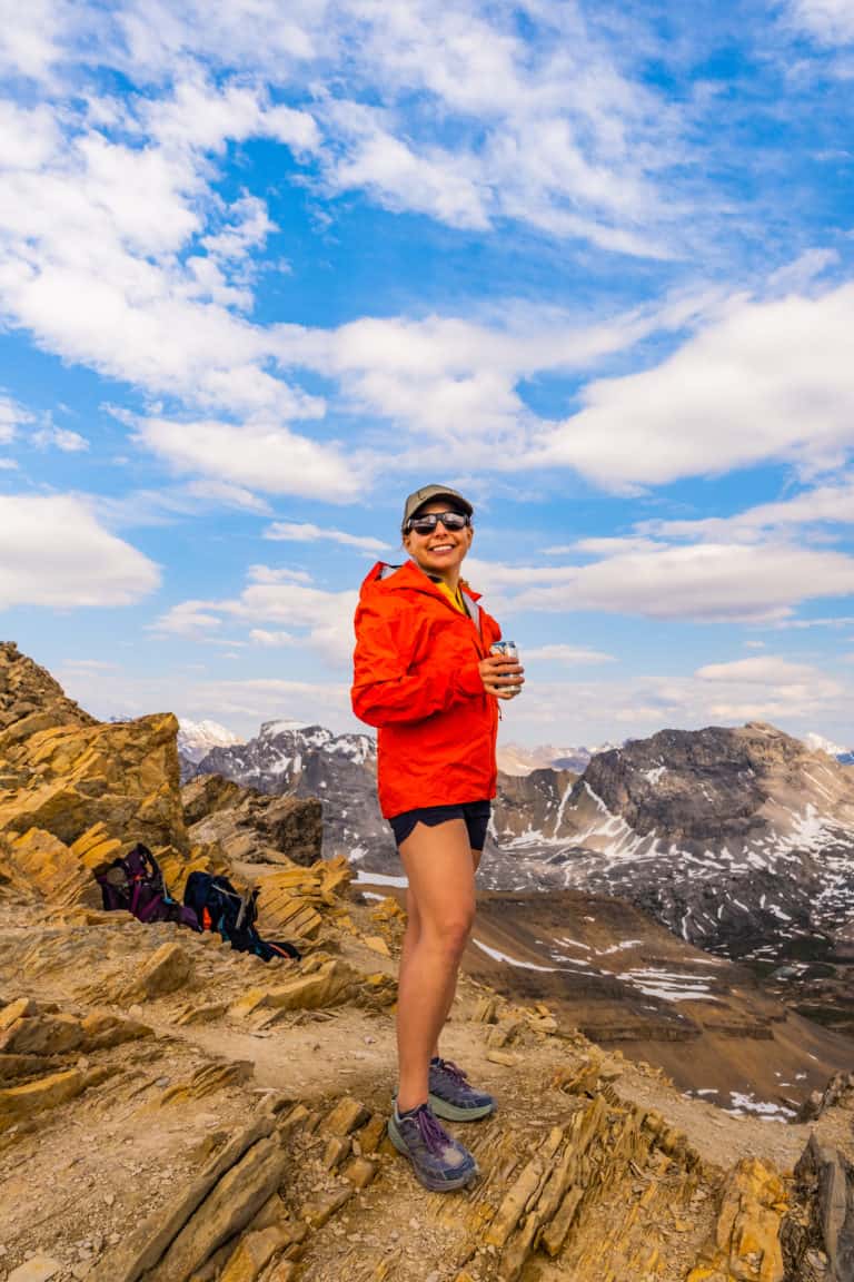 BEST Hiking Clothes For Women (Hiking Outfit Ideas)