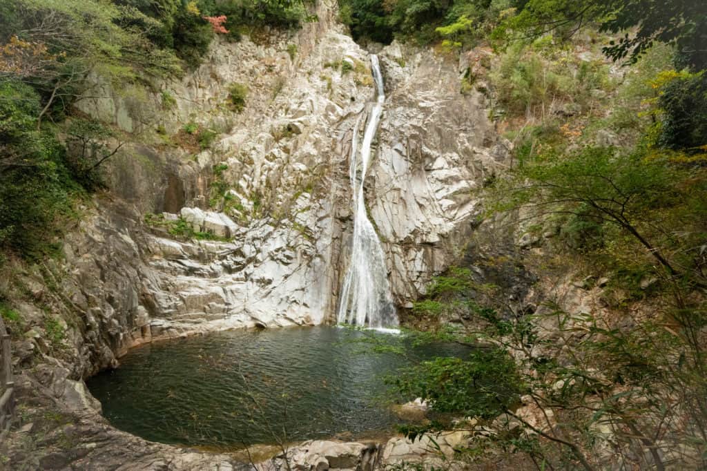 Best waterfalls in Japan