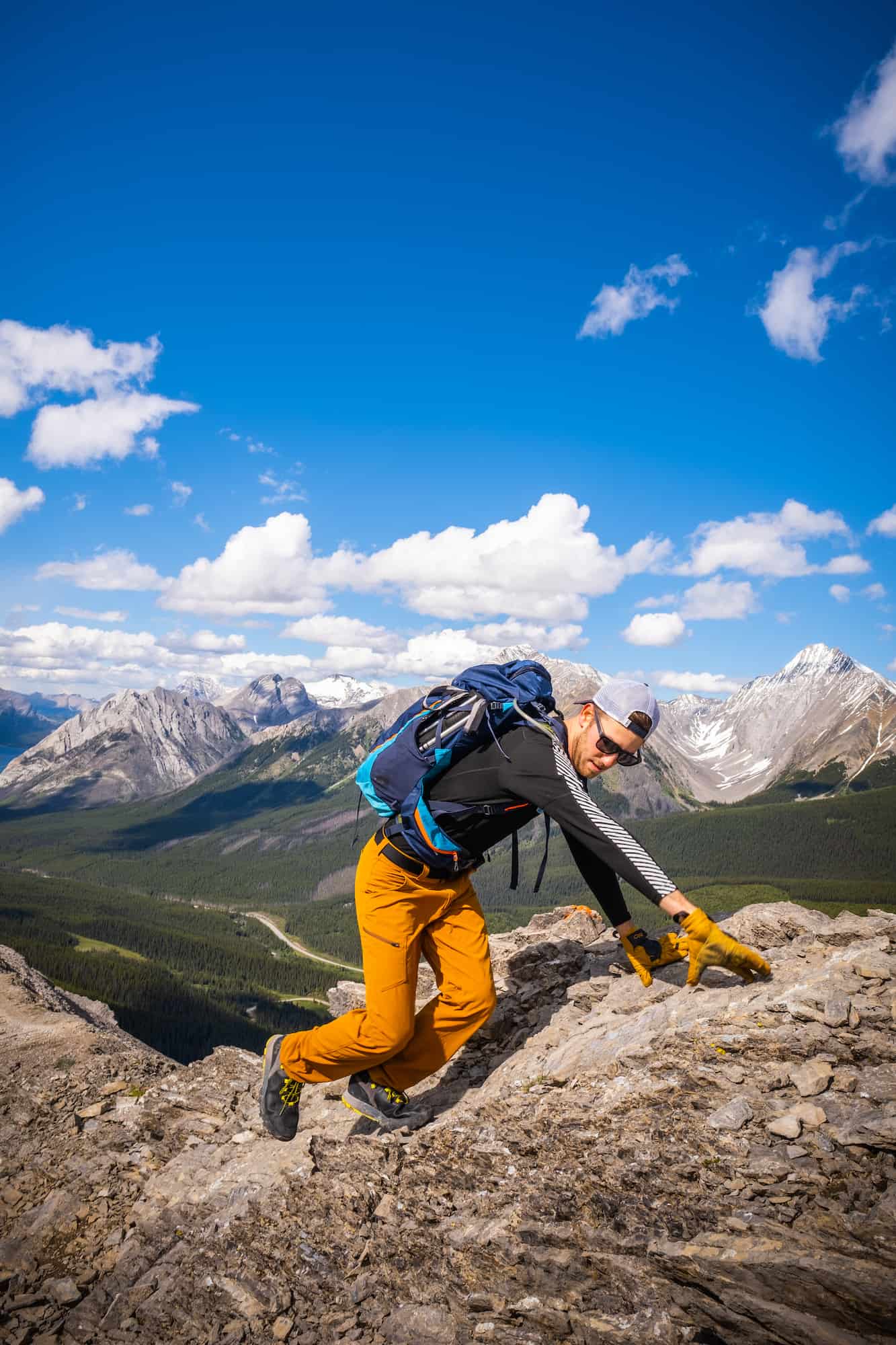 Scramble Men's Hiking Clothes