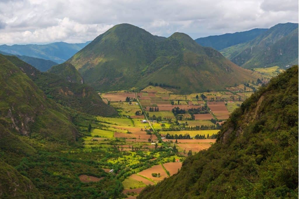 What Are The Unique Qualities Of The Pululahua Volcano In Ecuador