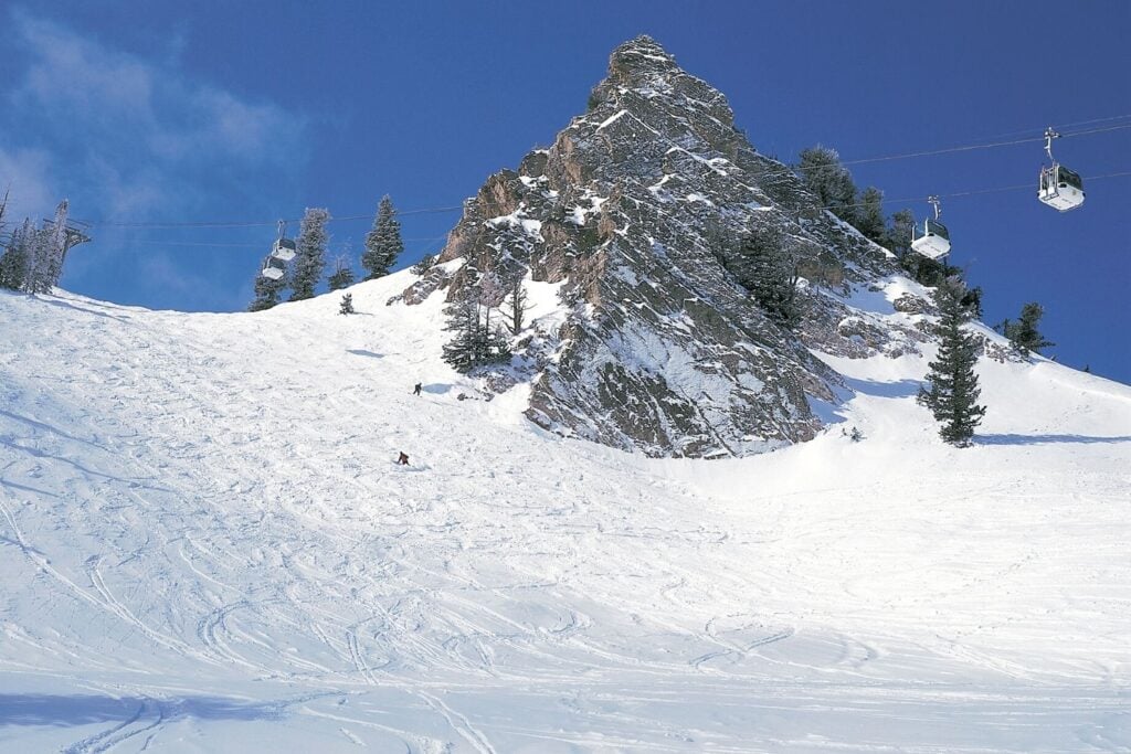 Salt Lake City Ski Resorts: Your COMPLETE Ski Bum Guide