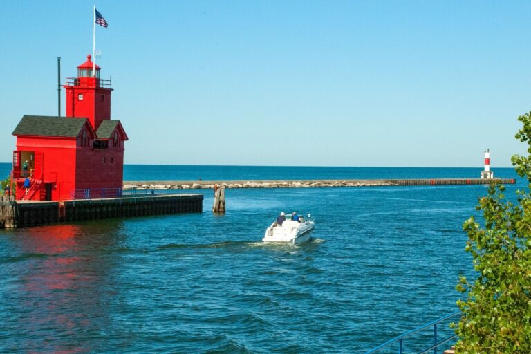 21 BEST Things To Do In Holland (Michigan)