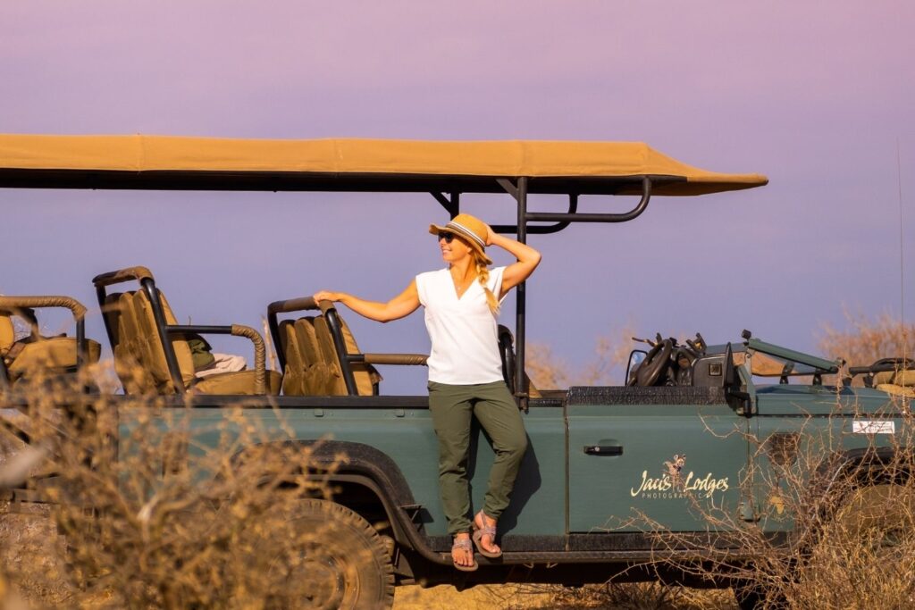 The BEST Safari Clothes for Women (Outfit Ideas)