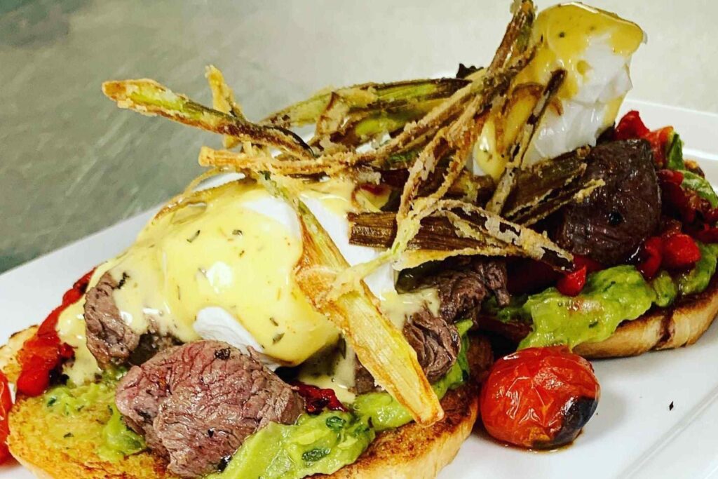 17 BEST Restaurants In Lansing, Michigan (2024)