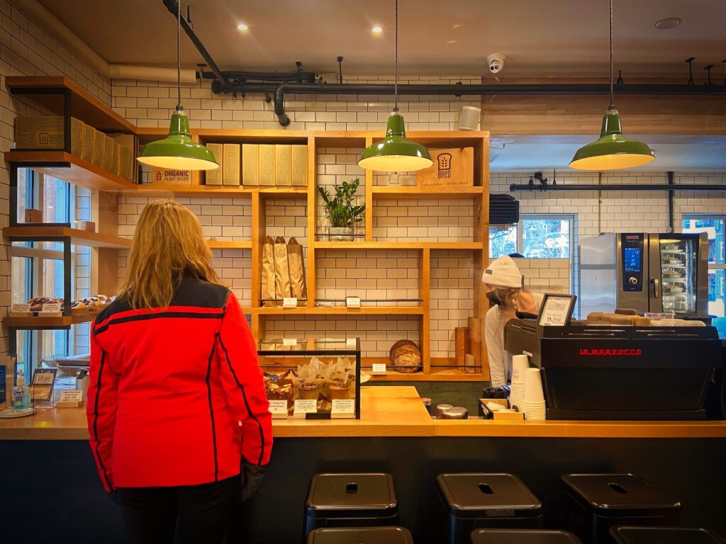 21 BEST Whistler Restaurants To Dine At (2024)