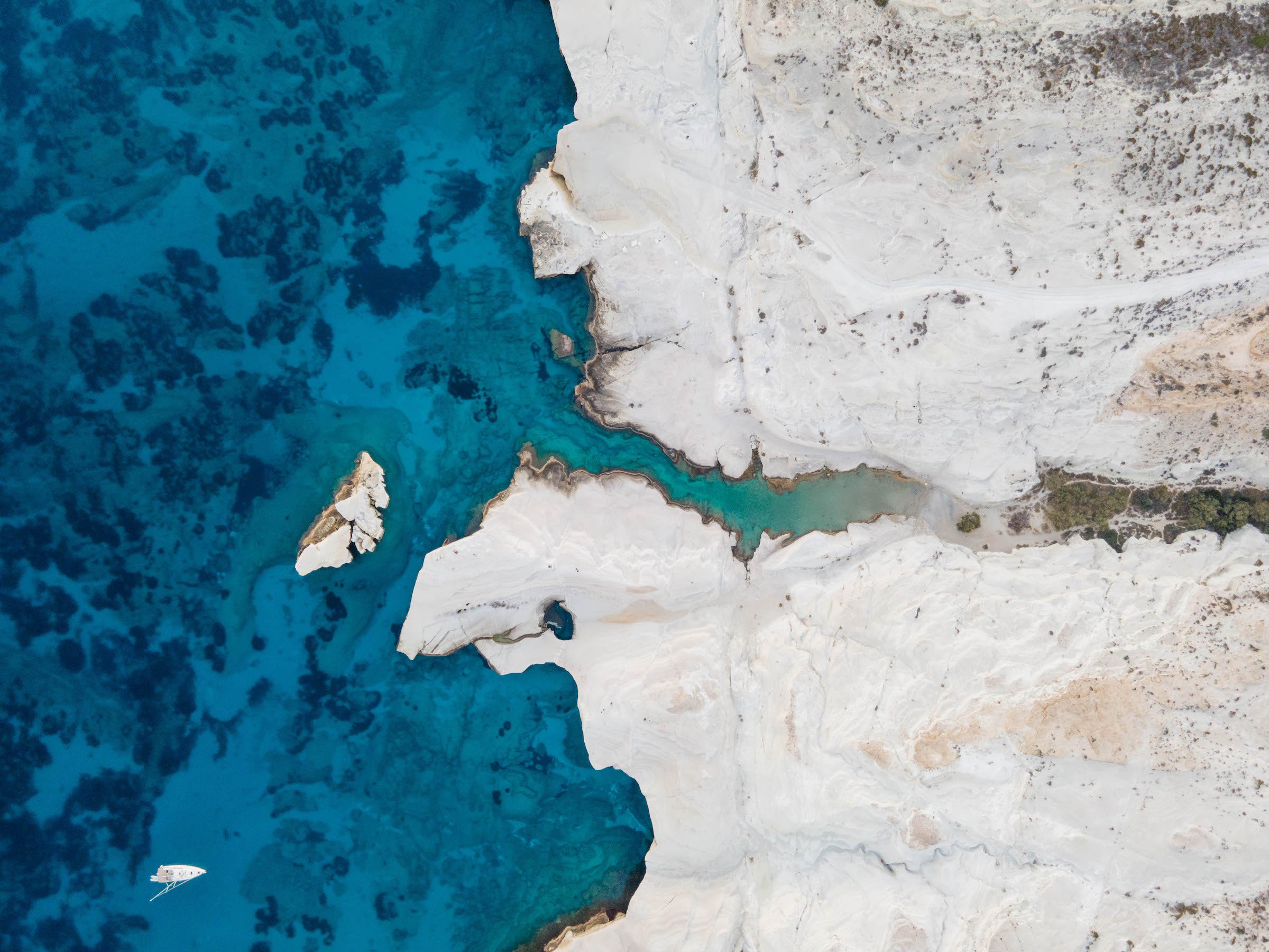 sarakiniko Beach