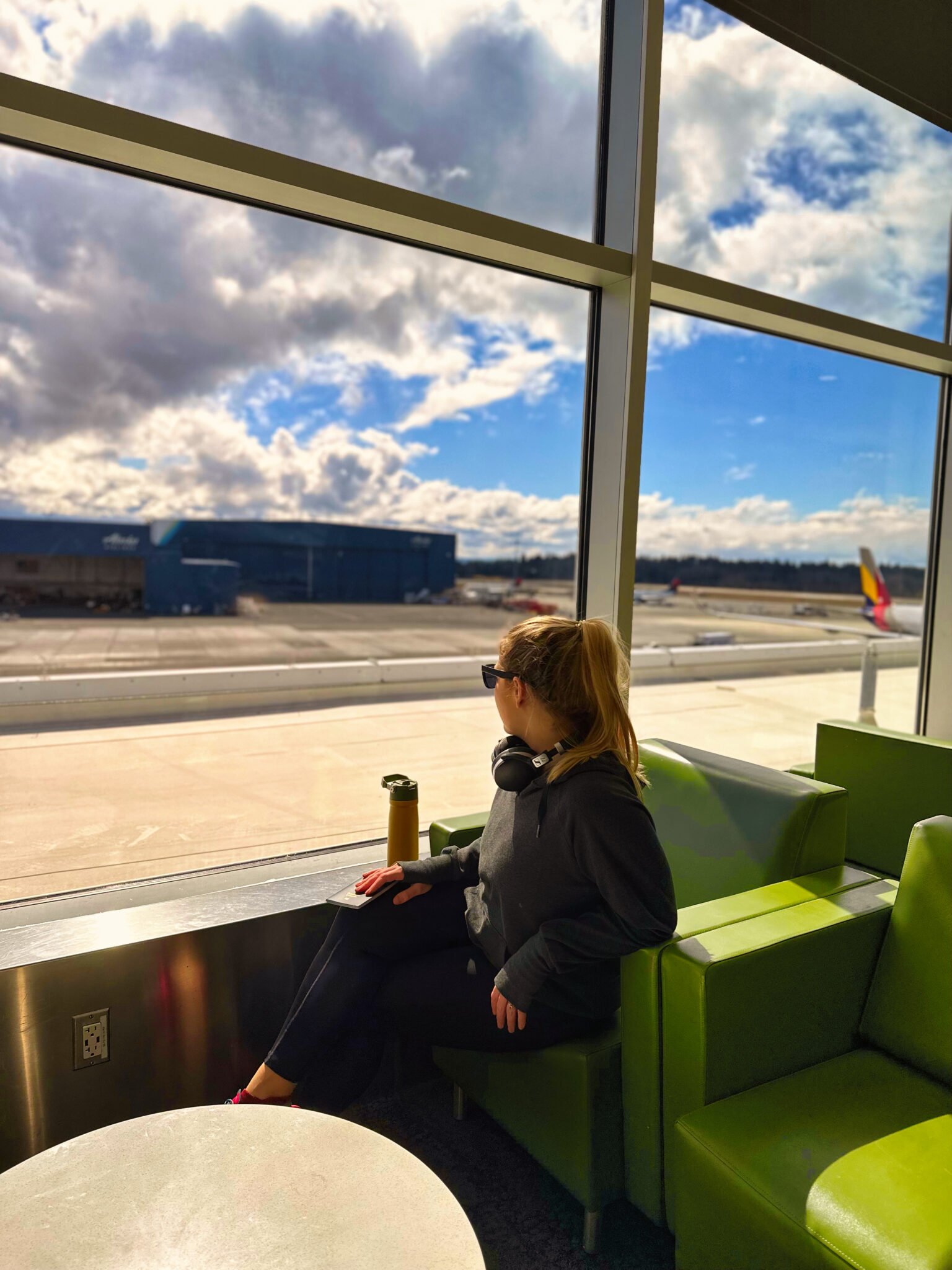 How To Nail The PERFECT Airport Outfit For Women (Comfy Outfit Ideas)