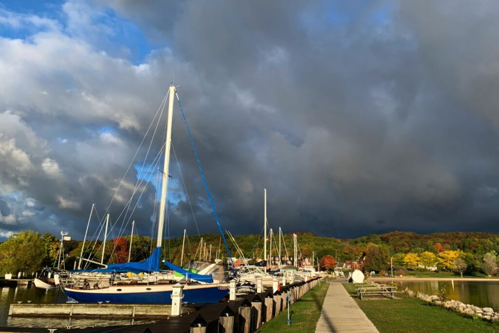 25 BEST Small Towns In Michigan